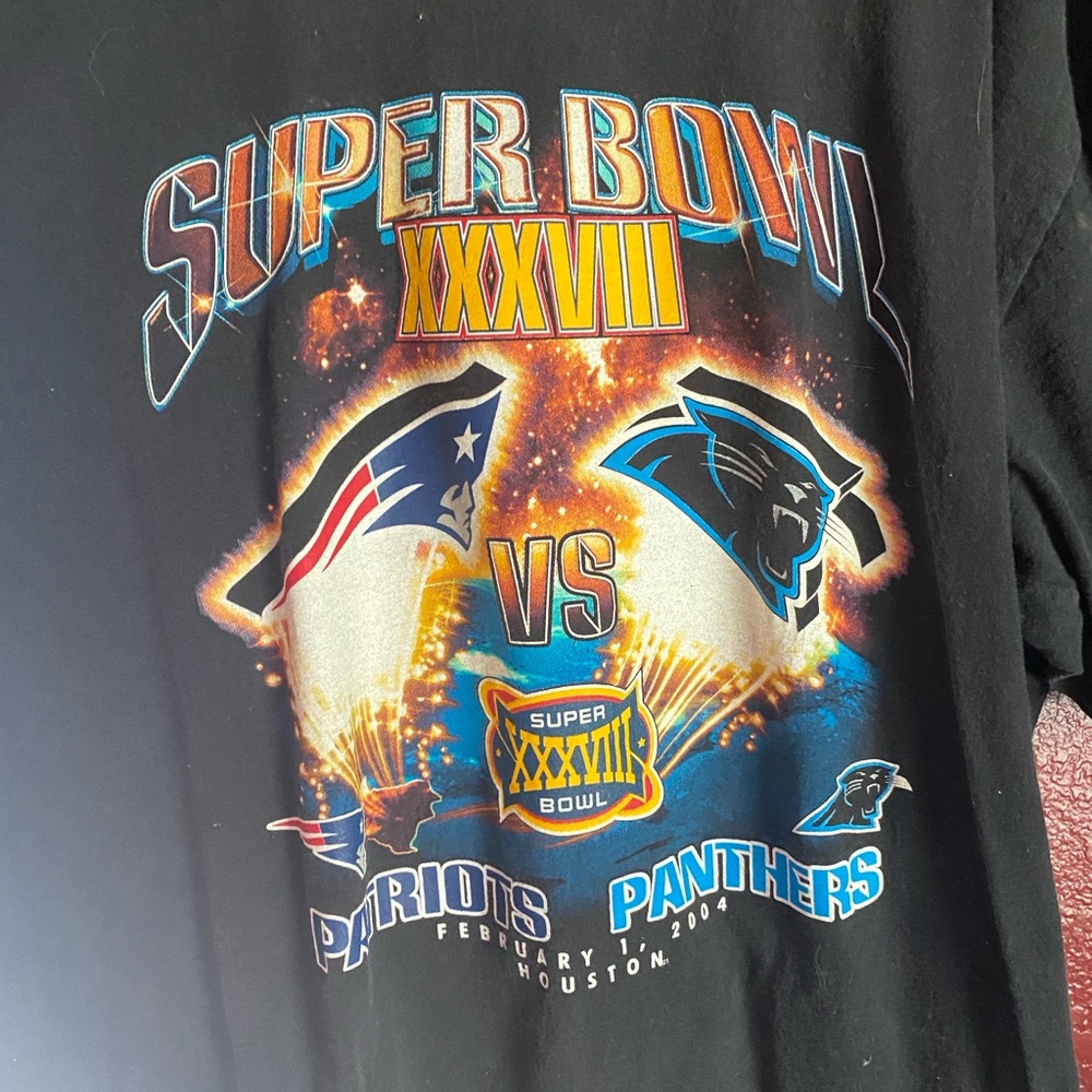 NFL 2004 Superbowl Black T-Shirt with Red Tag